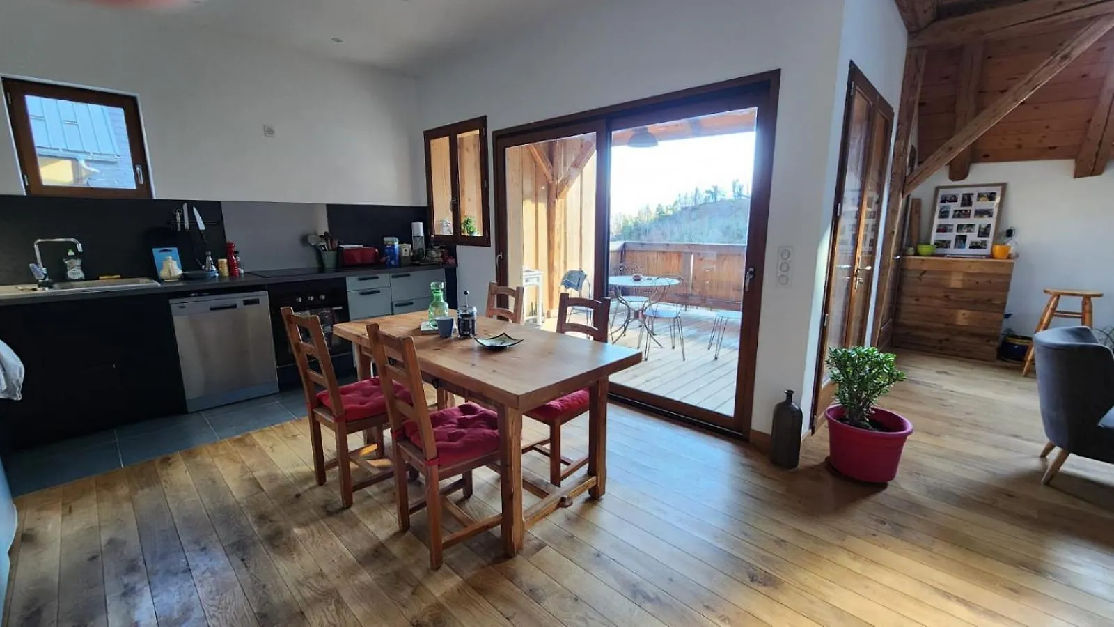 Maison De Village Lathuile Holiday home